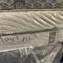 California King Flex top Sleep Number I 10 Mattress With Adjustable Bed Bases $1000