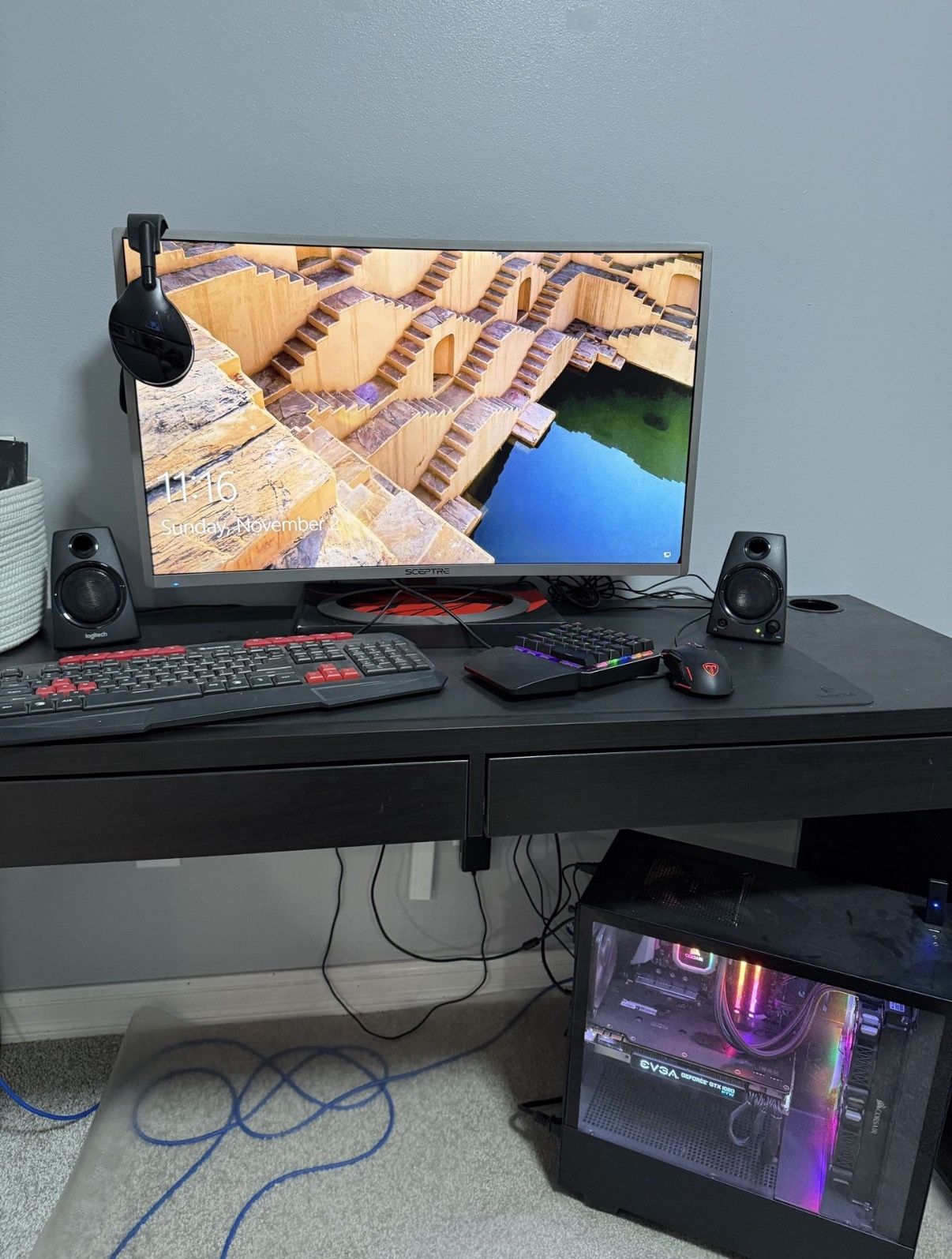 Custom built Gaming PC, Setup- Curved And Flexible Monitor, Keyboard & Mouse Bundle