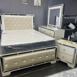 Bedroom Set Queen 4 Pc 😍