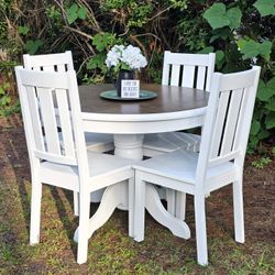 Gorgeous Farmhouse Table & 4 Cairs