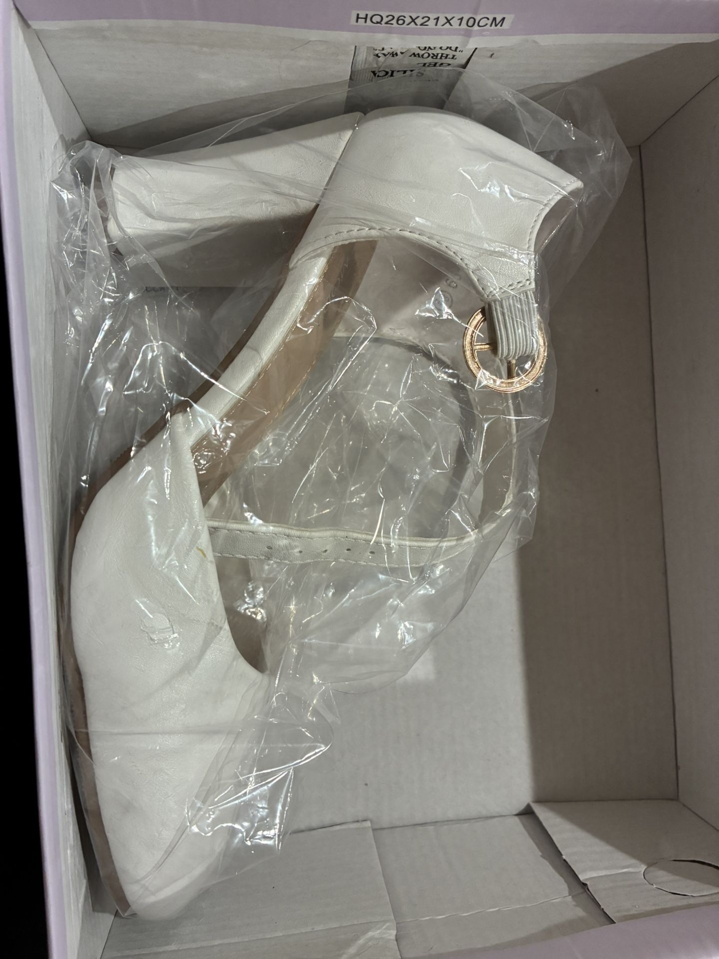 Size 8.5 Women’s White Closed Toe Heel