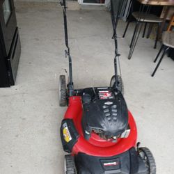 YARD MACHINES PUSH MOWER 21" CUTTING WIDTH/SIDE DISCHARGE/MULCH/(REAR BAG no included.)
BRIGGS&STRATTON 675.EX190cc CC.