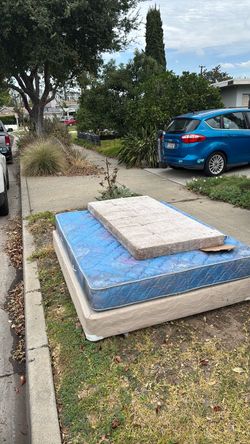 Good queen mattress, free