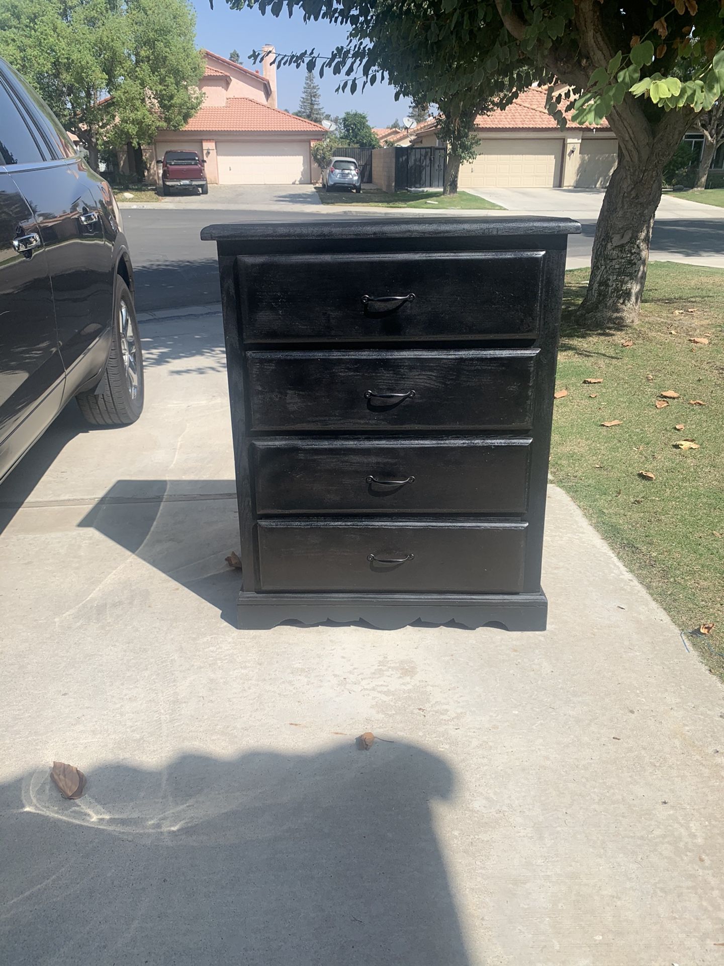 Solid wood Dresser clean good condition 32”x 41”/ $100