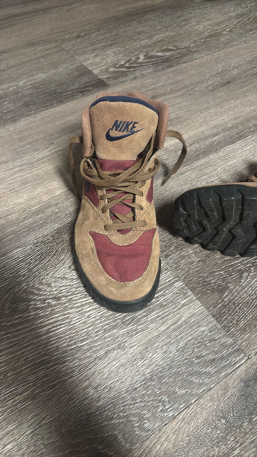 Woman Nike Acg Air Caldera Hiking Boots