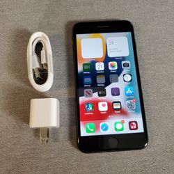 iPhone 7 Plus - UNLOCKED - Like New 