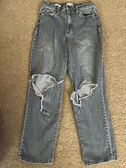 Universal Thread gray distressed jeans size 6