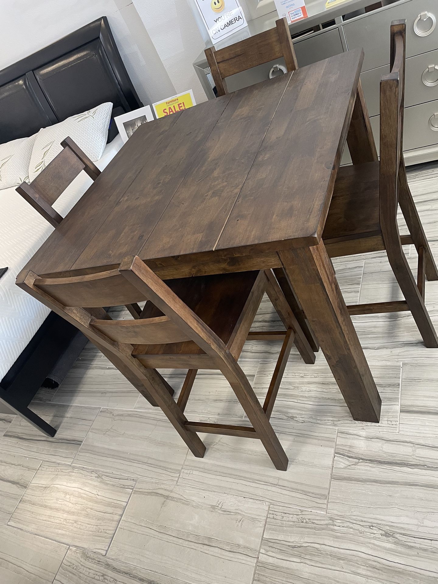 SOLID BAR HEAIGHT TABLE N CHAIRS BRAND NEW! WOW! Now! Delivered!