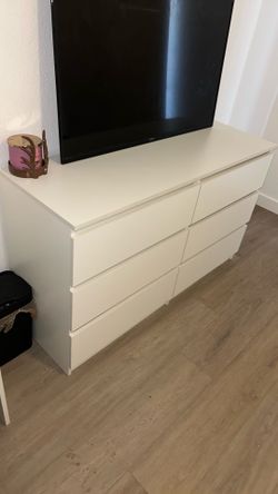 Kadyn White Chest of Drawer