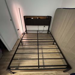 Full size bedframe 