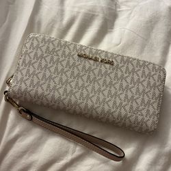 Michael Kors Large Wrislet