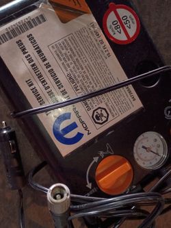 Mopar Tire Service Kit with Inflator