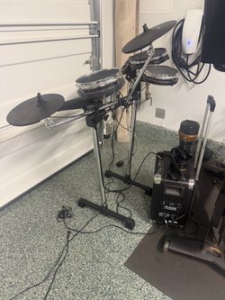 Alesis Electronic Drum Kit with Module