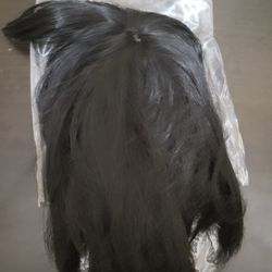 Short black wig ( used) 