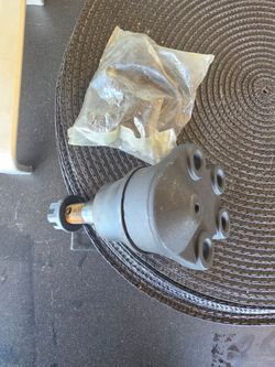 2005 Chevrolet silverado bottom ball joint