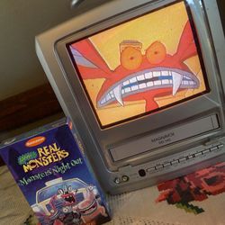 9in Magnavox VCR Combo Tv 