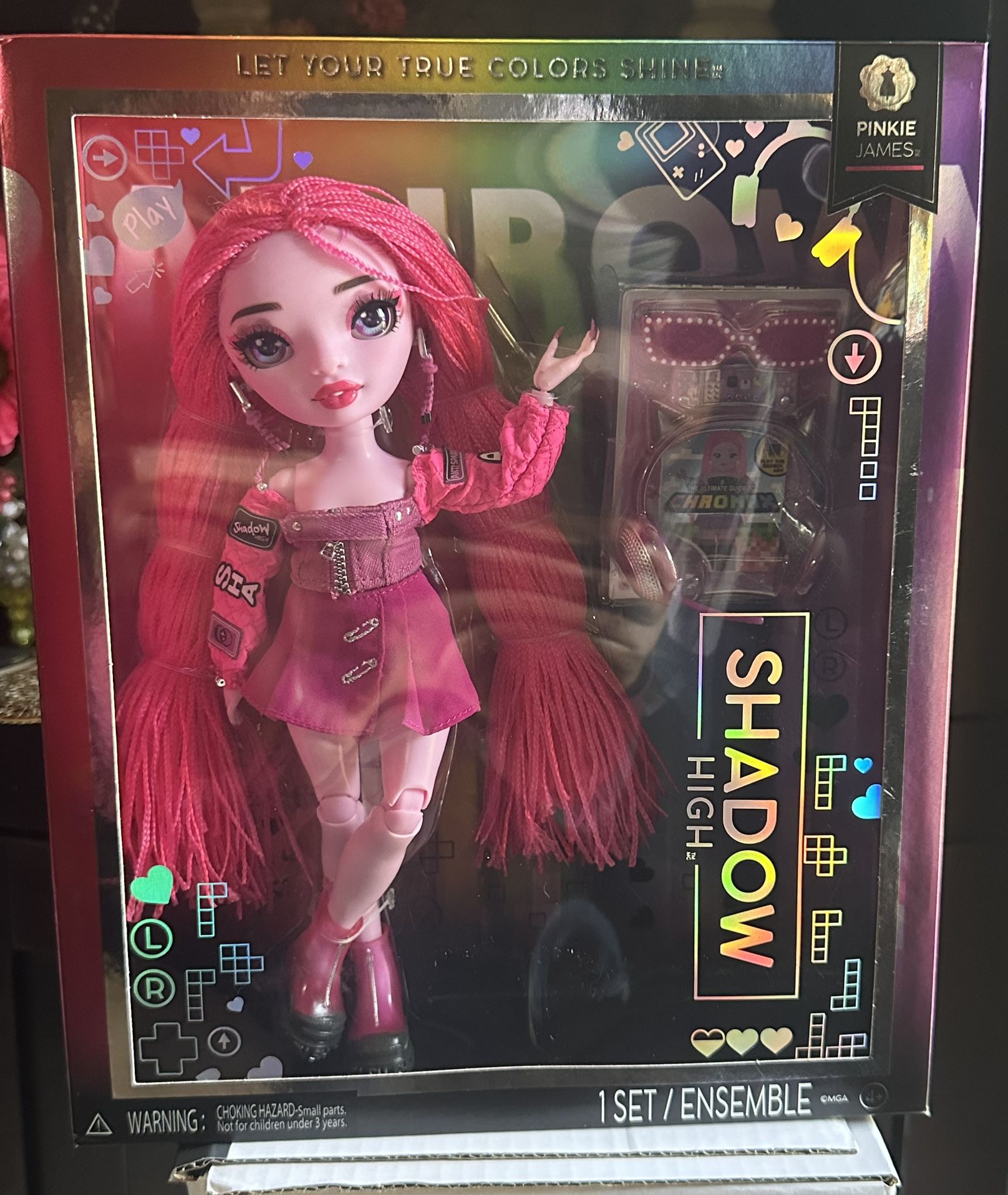 Girls Rainbow High Doll Pinkie James $25