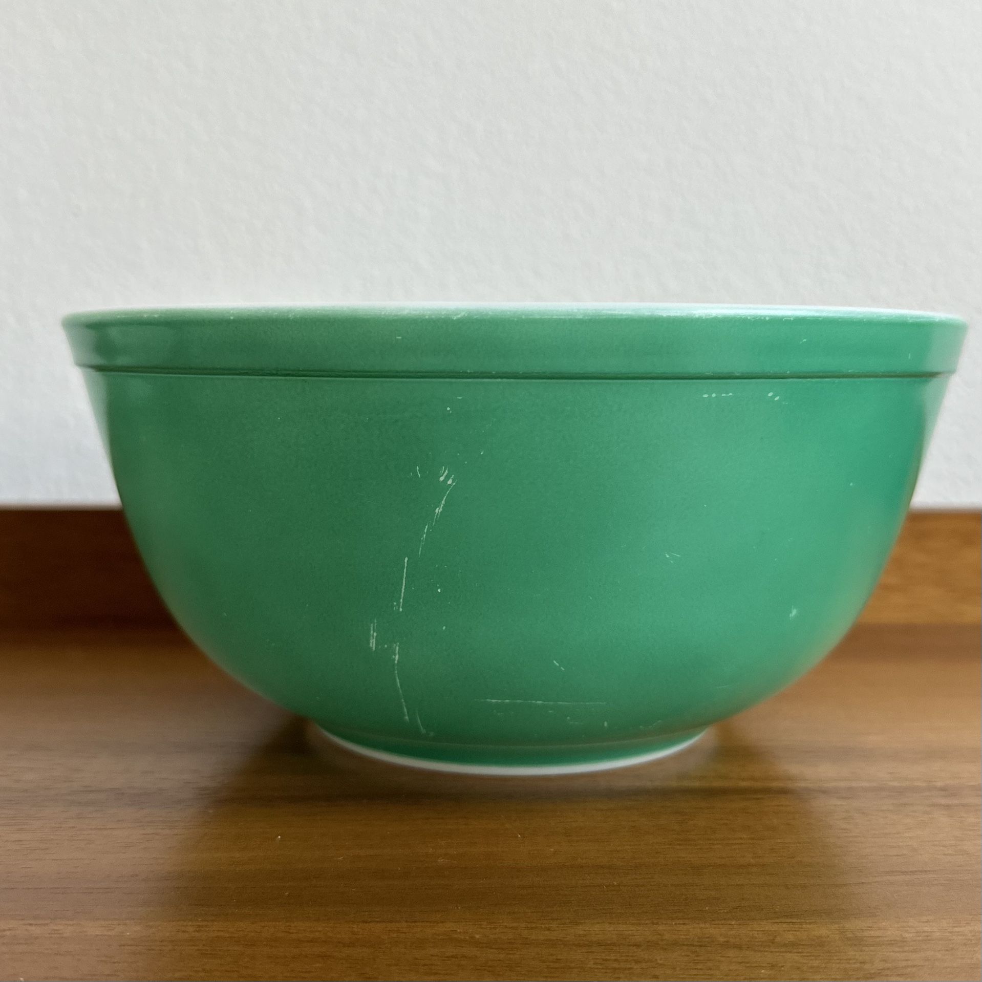 Vintage Pyrex Green Bowl 403  2 1/2 Qt