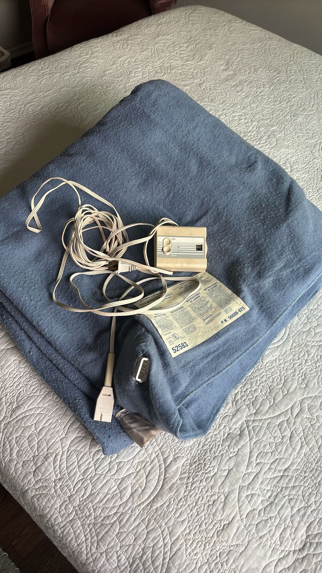 3 Electric Blankets / Twin