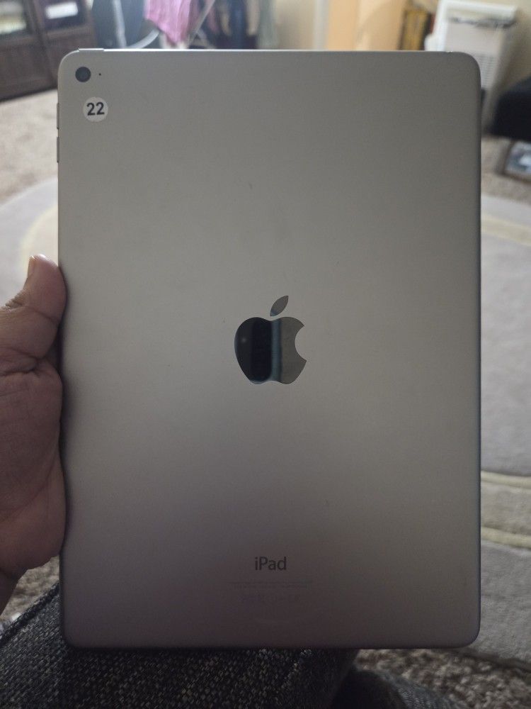 Apple IPad Air 64 gb Unlocked