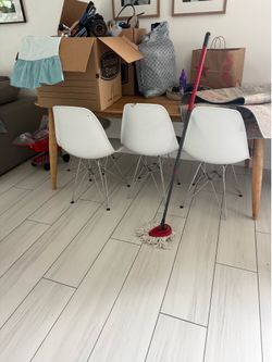 FREE WHITE CHAIRS