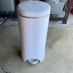 Diaper pail