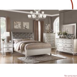 Beautiful Contemporary King size Complete Bedroom Set. Mattress Sold Separately 