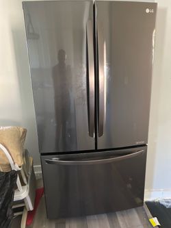 Barely used beautiful fridge