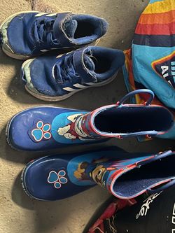 Kids shoes size 11