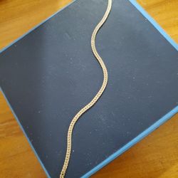 New Pretty Gold Plated Bracelet 7 Inch Comes With Box 📦 