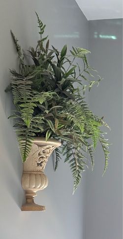 Wall planter