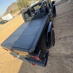 Jeep gladiator bed cover
