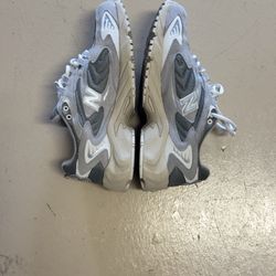 GREY NEW BALANCES NEED GONE FAST 