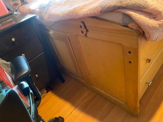 Free Queen platform bed frame