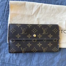 Louis Vuitton Wallet 