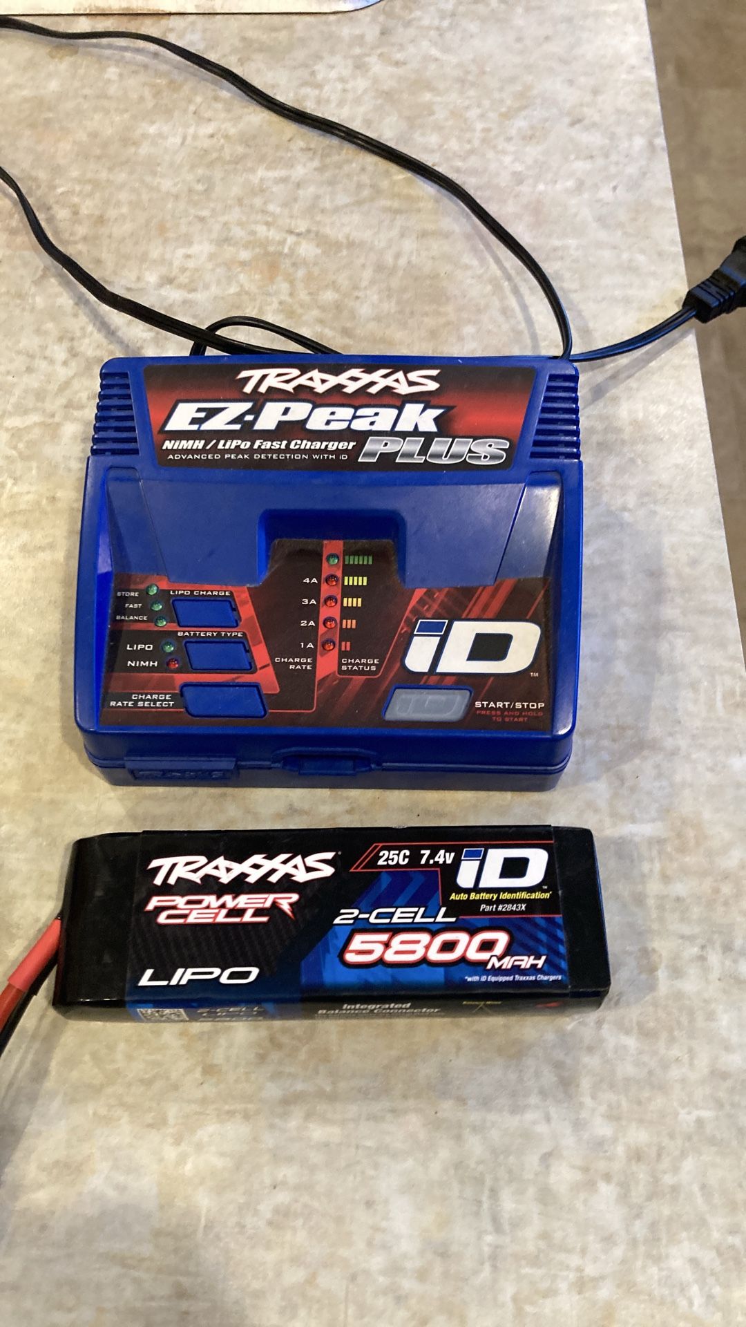 Traxxas ez-peak charger and traxxas 5800 2s lipo