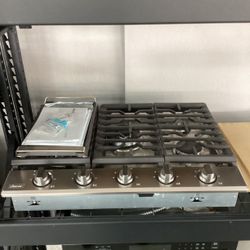 Dacor  Cooktop Stainless steel Model DTG30P875NS