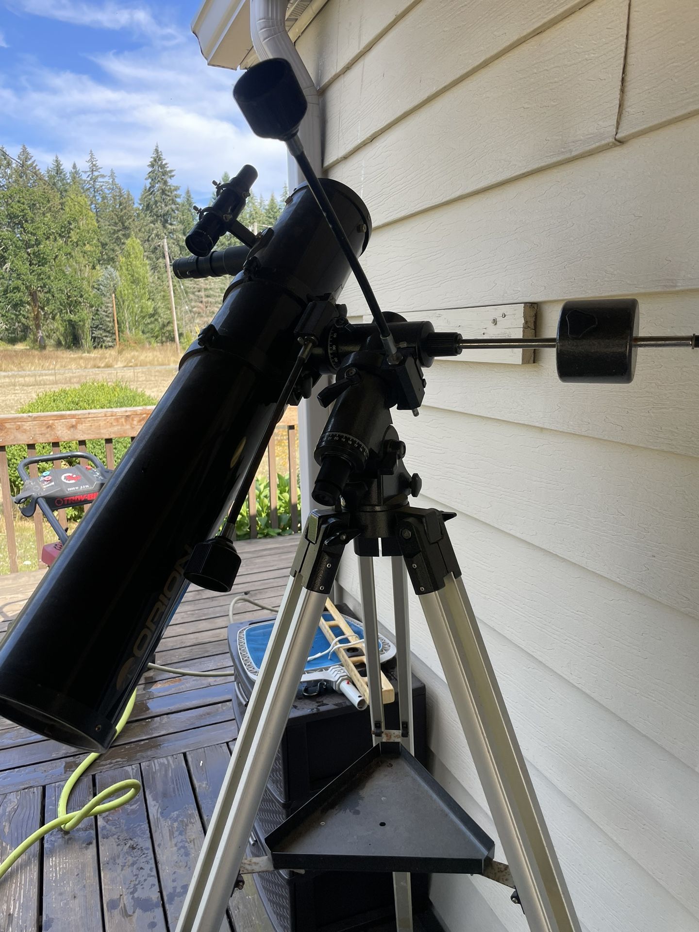 Orion 4.5 Deluxe Telescope
