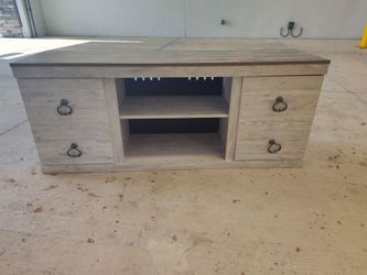 PRICE IS NEGOTIABLE / DELIVERY FOR EXTRA FEE / Rustic Farmhouse TV Stand