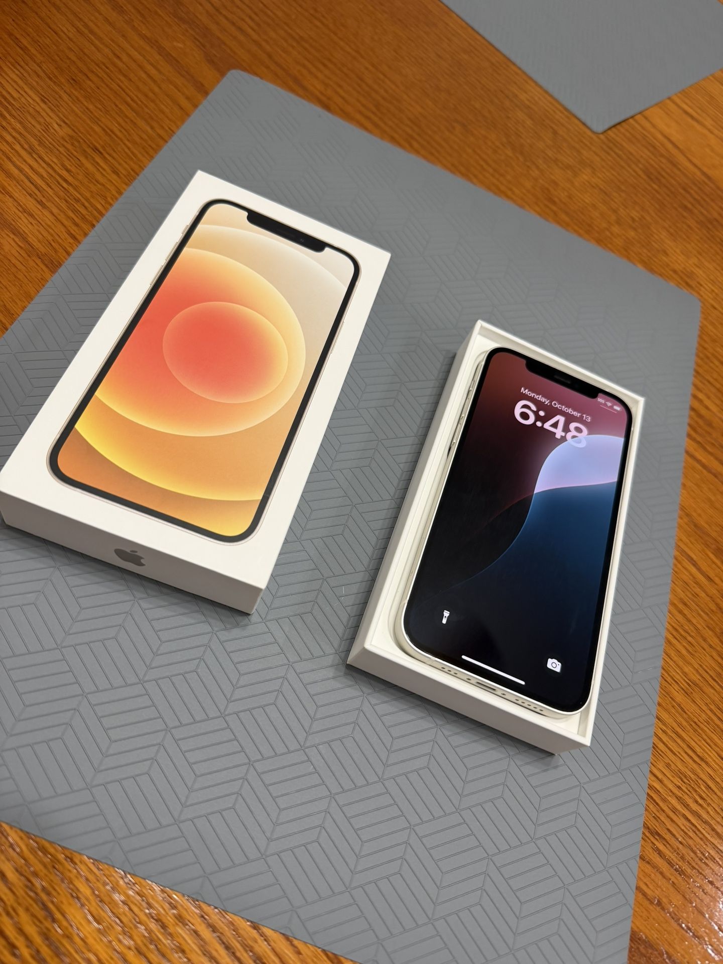 Apple iPhone 12, 64GB, White - Fully Unlocked