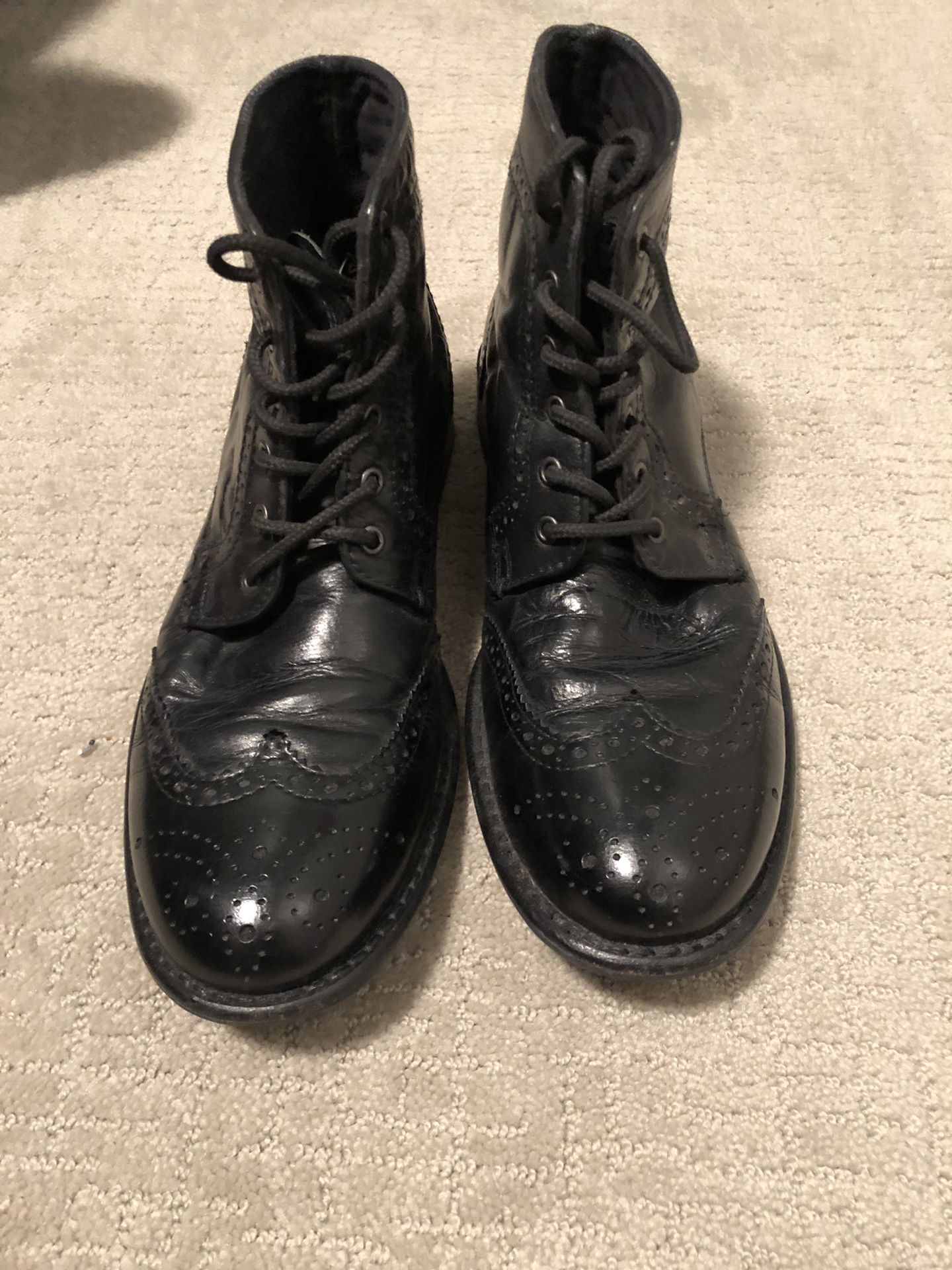 Men’s size 8 Brogue/Wing tip boots