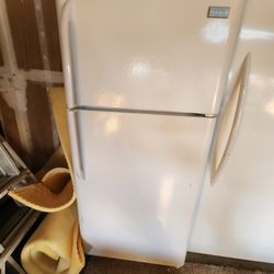 Frigidaire Refrigerator 