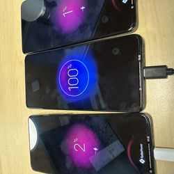 3 Motorola Edge 5G (2022) – 256GB / 8GB RAM – Excellent Condition [Att]