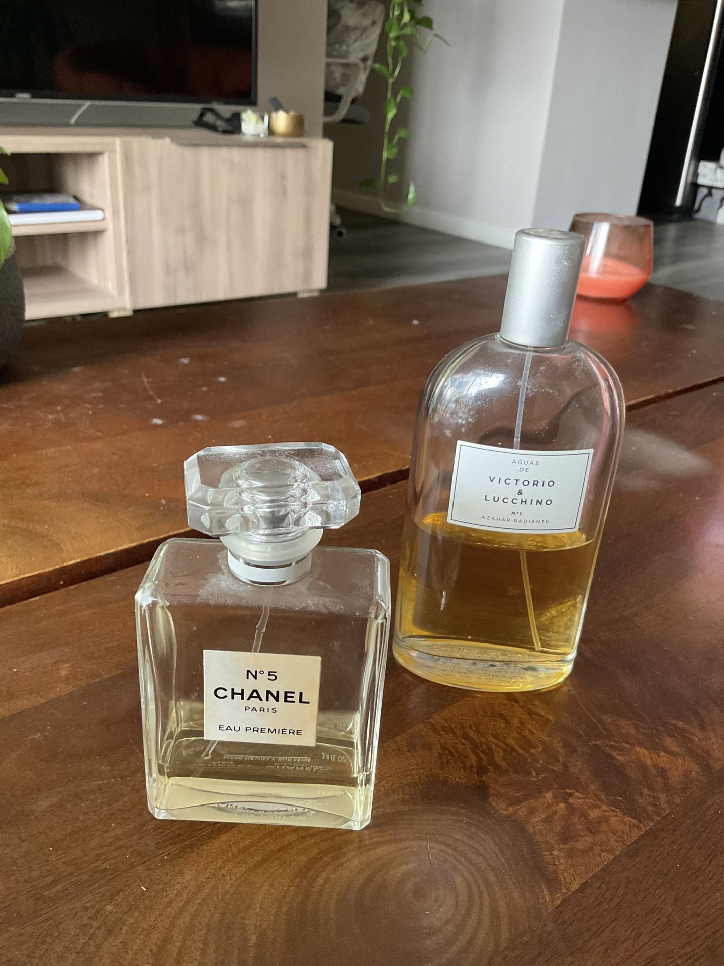 2 Perfumes 30$ - Chanel n 5 + Victorio&Lucchino n 1 