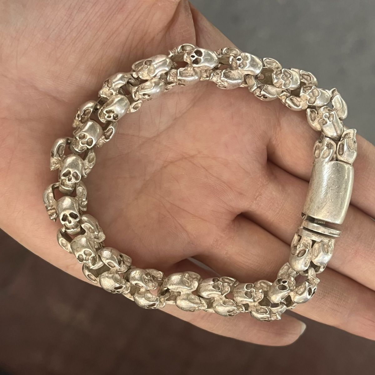 Skull-shaped bracelet