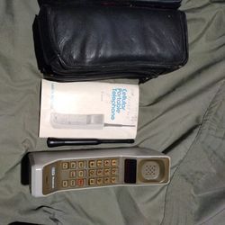 Motorola Collectors Cellular Phone.