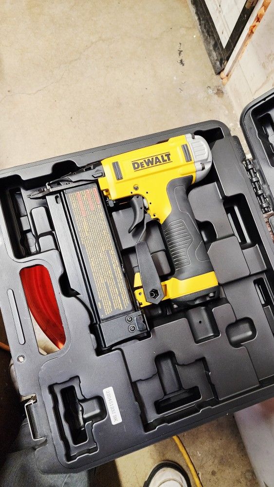 Dewalt 23g Pin Nailer