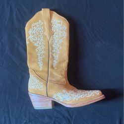Cowboy Boots for Women. White Diamond Boots.