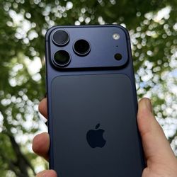 iPhone 17pro BLUE 256gb Unlocked 