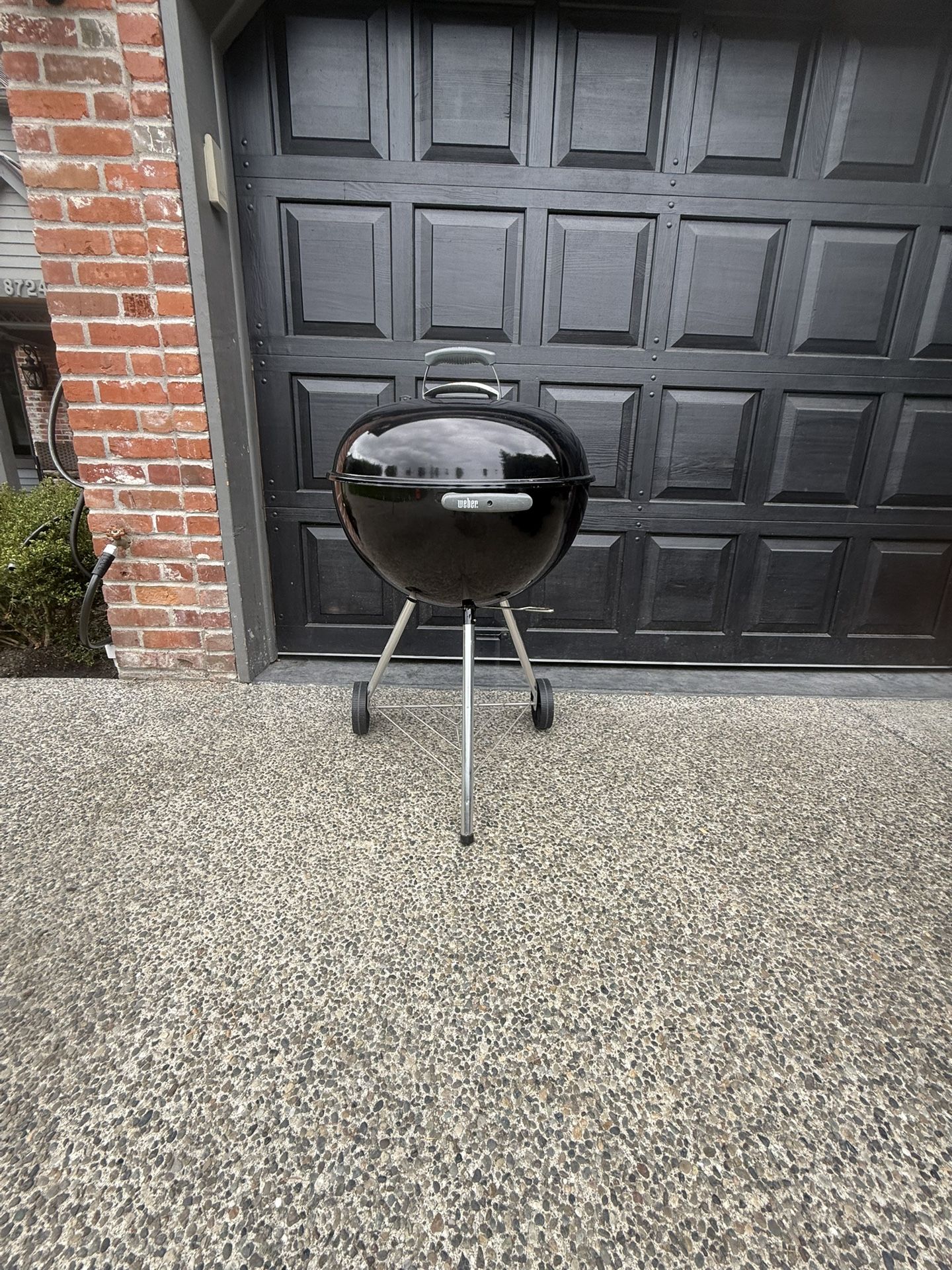 Weber 22 in. Original Kettle Charcoal Grill Black BBQ Charcoal 